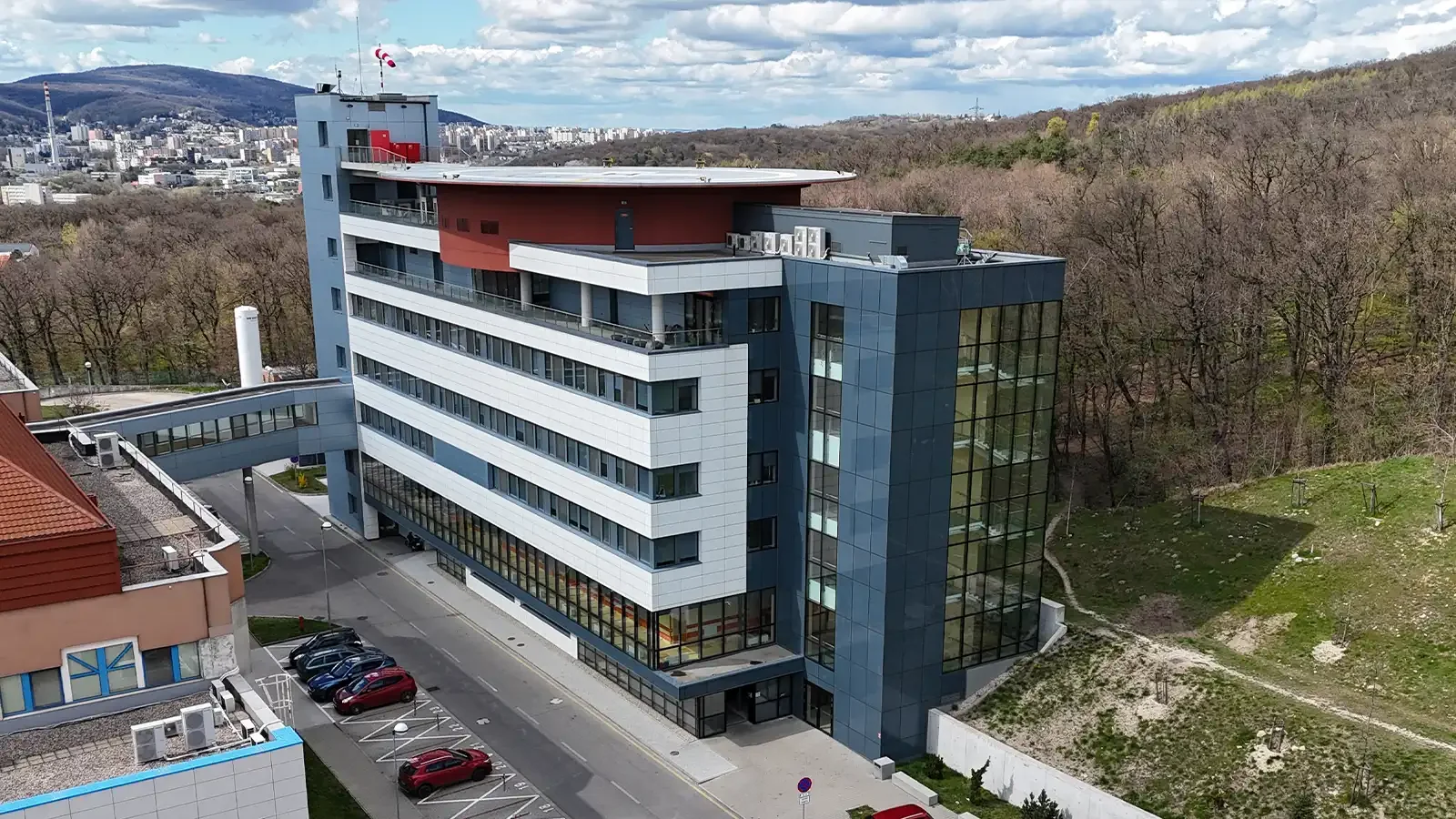 Budova B — pohľad zhora